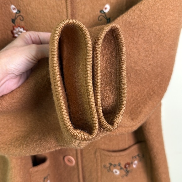 Vintage Wool Cardigan Sweater Grandma Coastal Embroidered Flowers - Picture 6 of 17